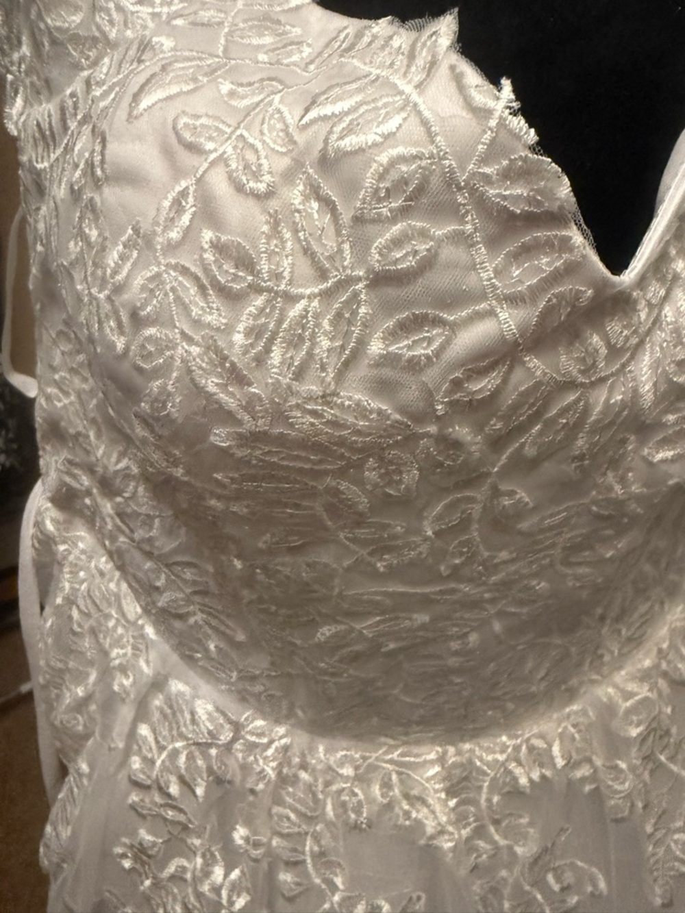 Source Unknown White Lace Wedding Dress with Tulle Train - Picture 3 of 11